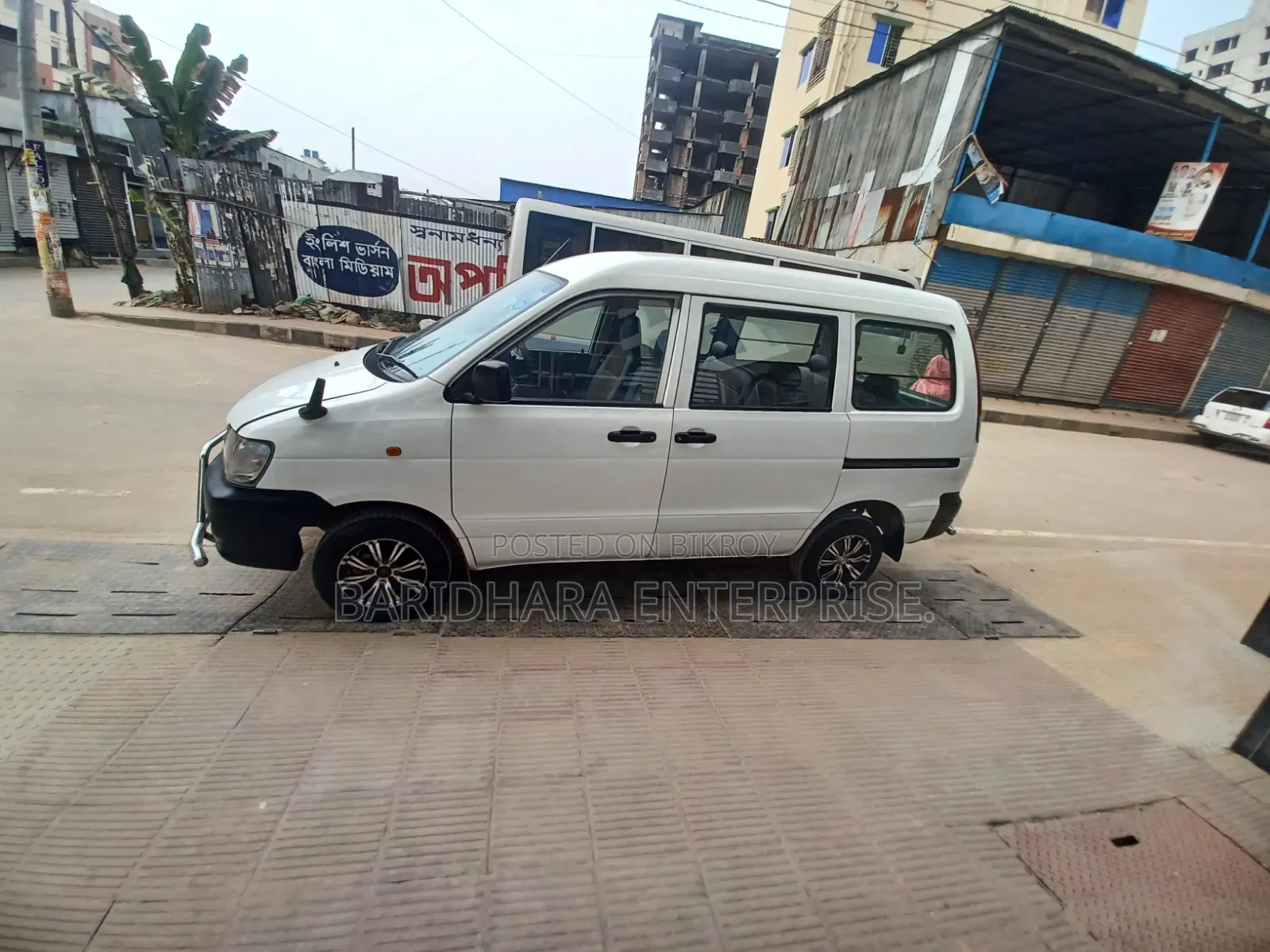 Toyota Noah 2006 White