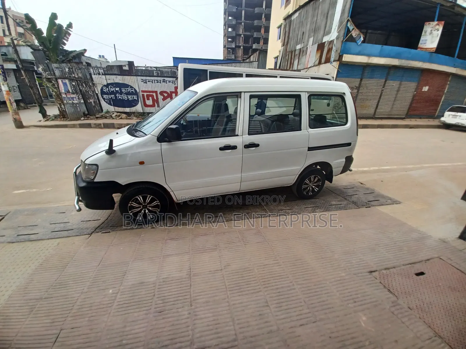 Toyota Noah 2006 White