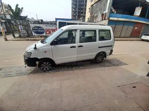 Toyota Noah 2006 White