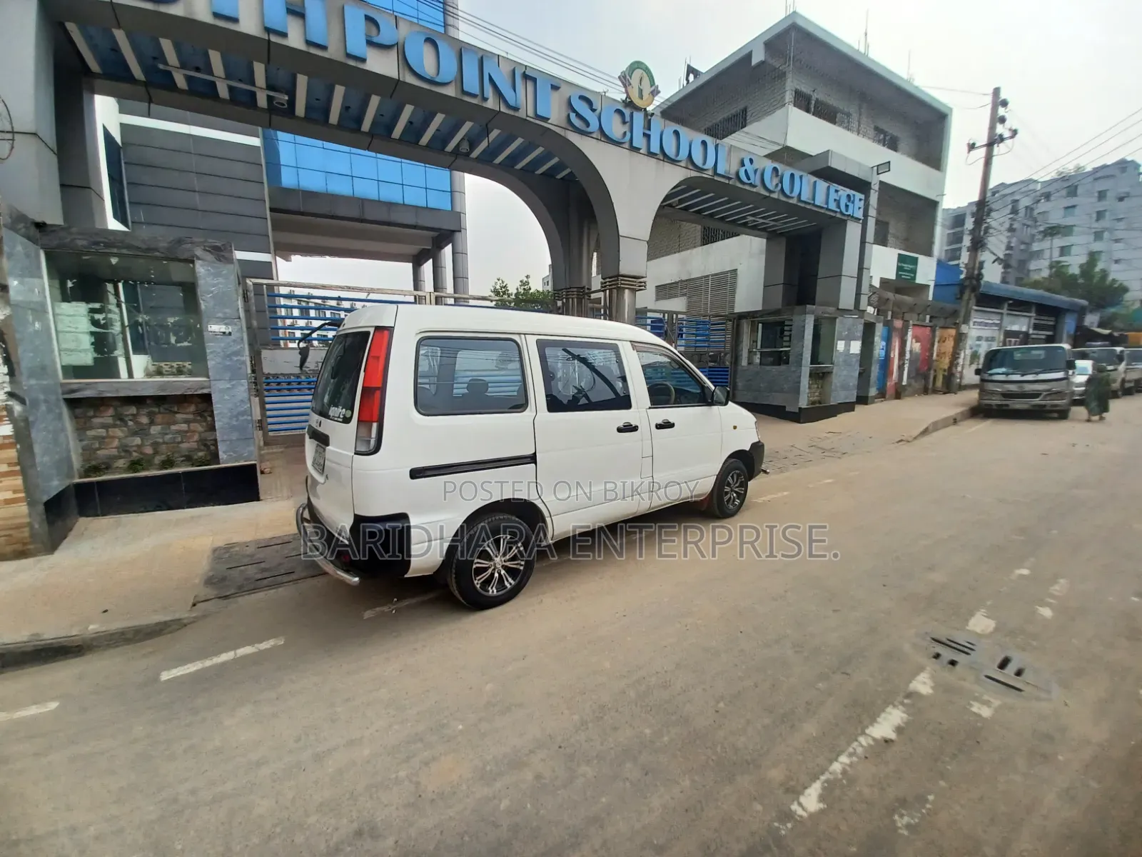 Toyota Noah 2006 White