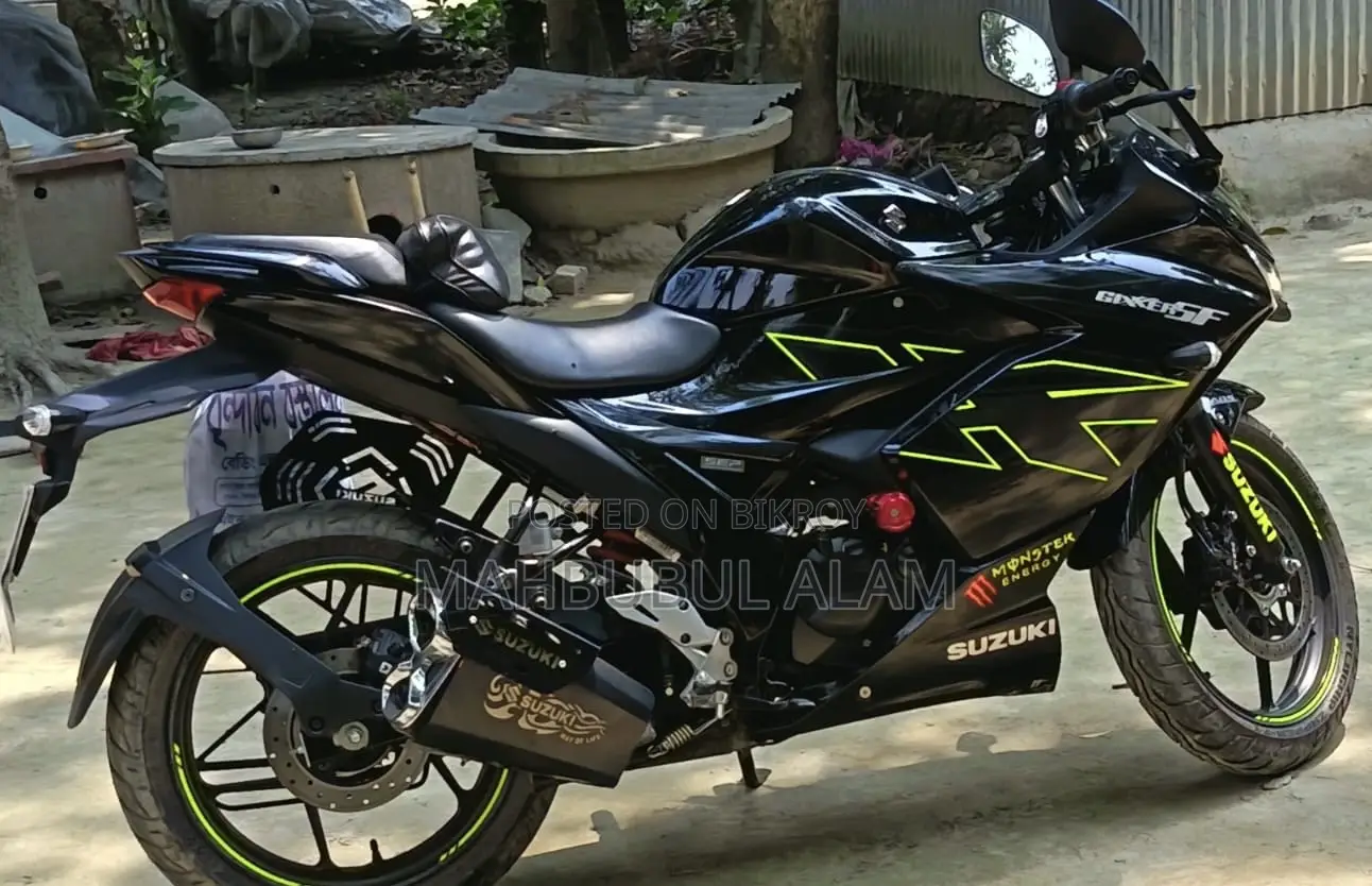 সুজুকি জিক্সার এফআই এবিএস ২০২৫ কালো