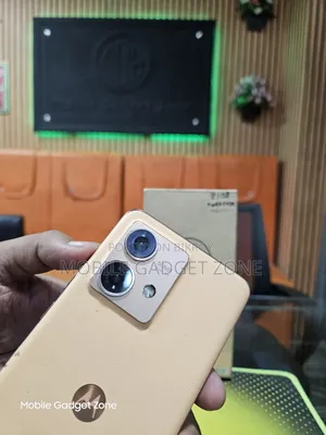 Motorola Edge 40 Neo 128 GB Yellow