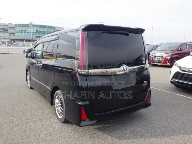 Toyota HiAce 2021 Black