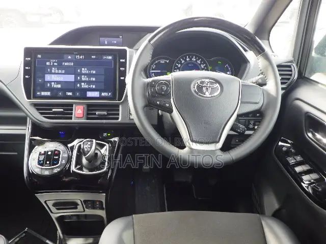 Toyota HiAce 2021 Black
