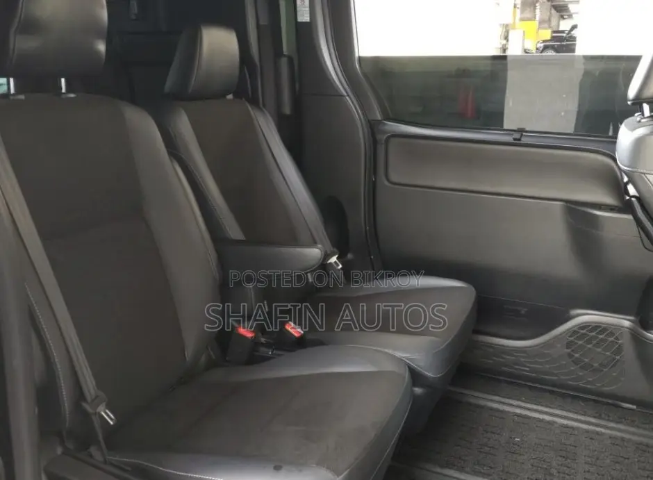 Toyota HiAce 2021 Black