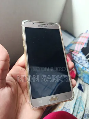 Samsung Galaxy J7 16 GB White