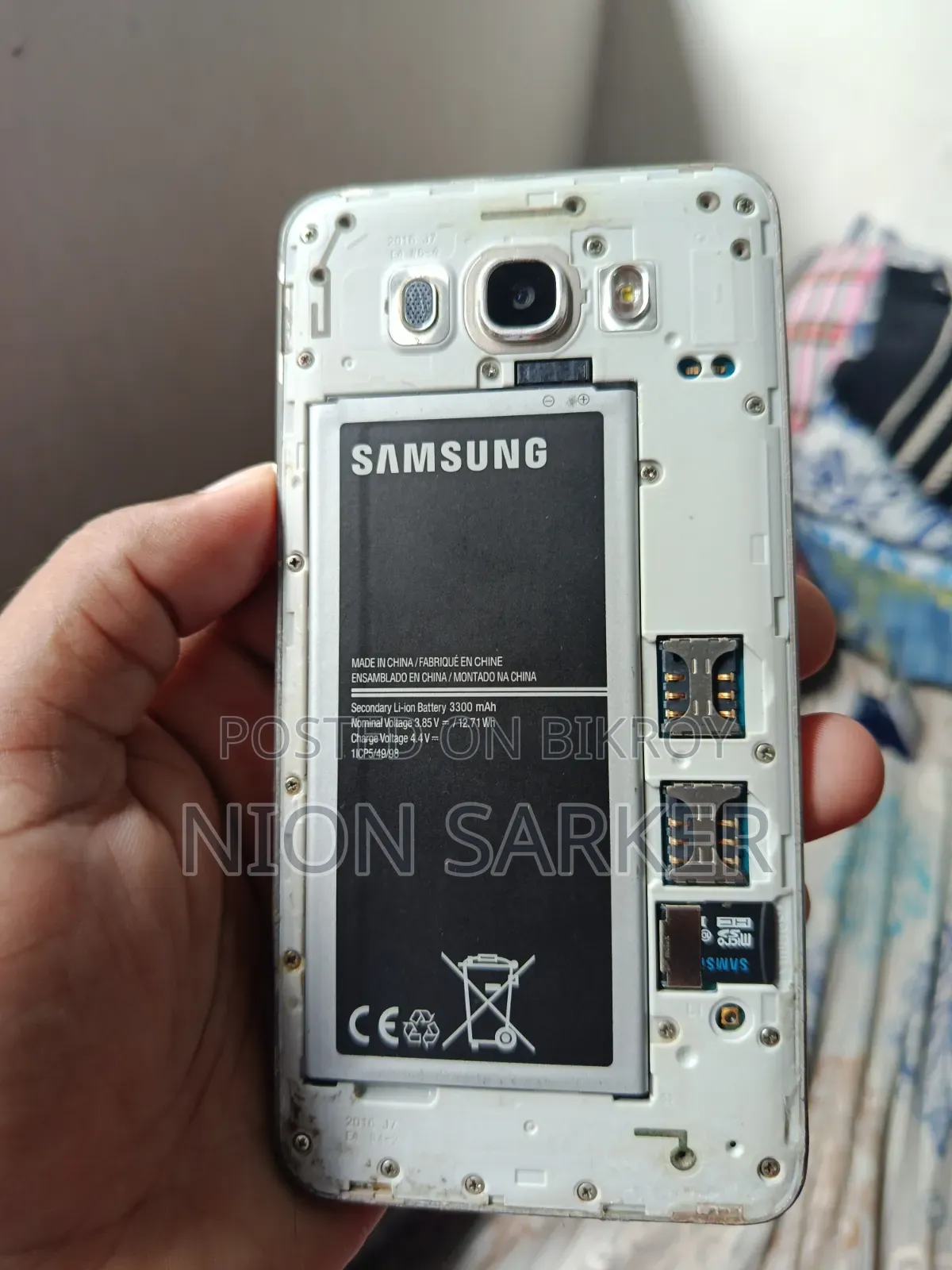 Samsung Galaxy J7 16 GB White