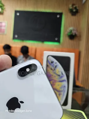 Apple iPhone XS Max 64 GB White