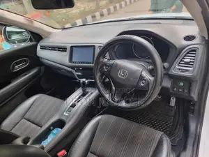 Honda Vezel 1.5 Four-Wheel Drive 2015 Pearl