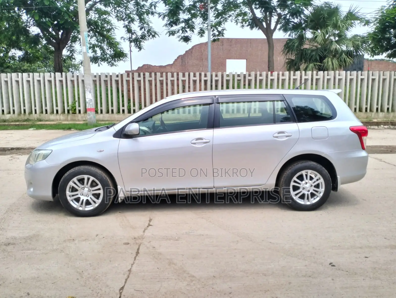 Toyota Axio 2010 Silver