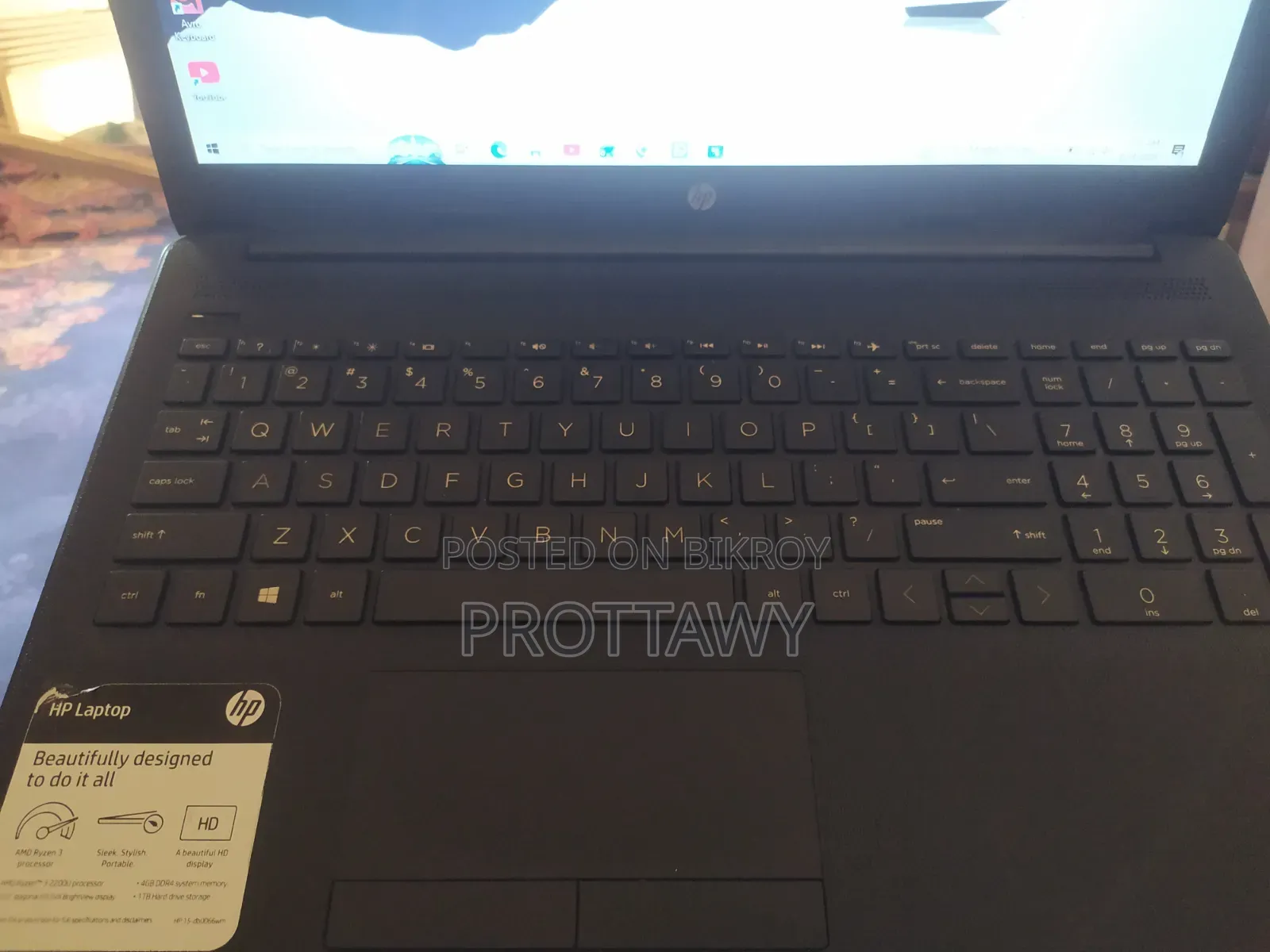 Laptop HP 4GB AMD Ryzen 3 HDD+SSD 1TB