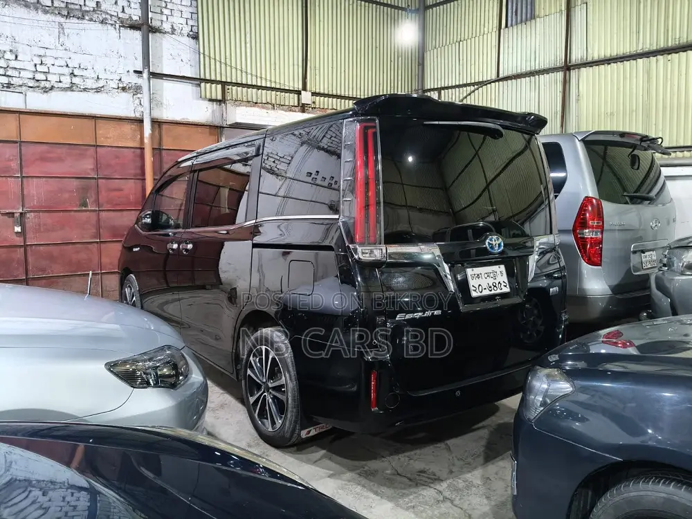 Toyota Esquire 1.8 Front Wheel Drive Hybrid (7 seater) 2019 Black