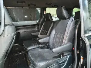 Toyota Esquire 1.8 Front Wheel Drive Hybrid (7 seater) 2019 Black