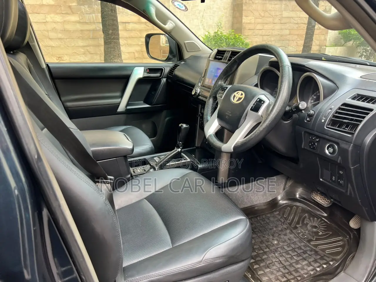 Toyota Land Cruiser Prado 2011 Black
