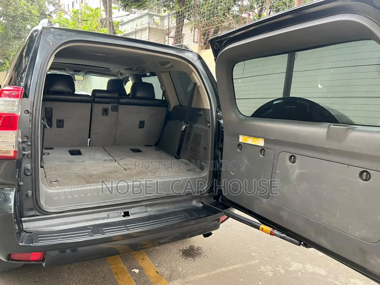 Toyota Land Cruiser Prado 2011 Black