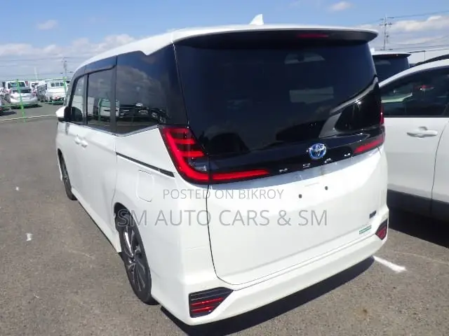 Toyota Noah 2023 Pearl