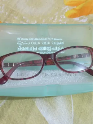 Two women's frames. Two glasses for 800 Taka.