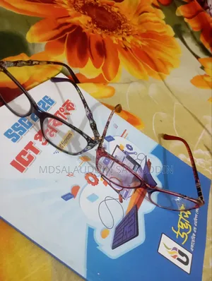 Two women's frames. Two glasses for 800 Taka.