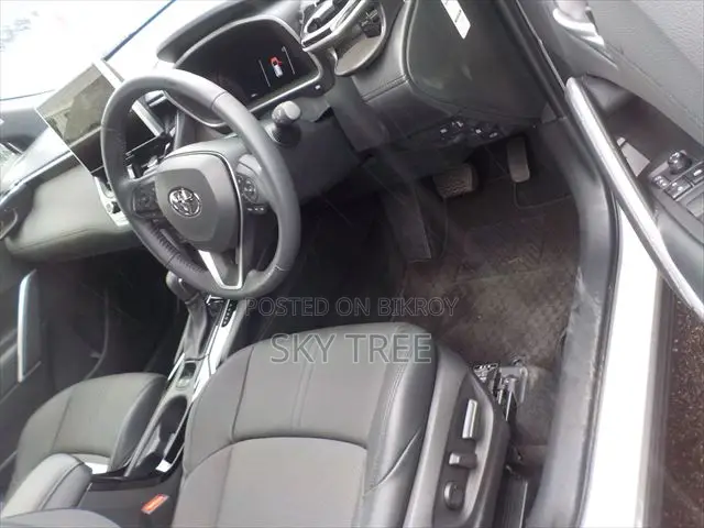 Toyota Corolla Cross 2024 Pearl