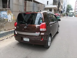 Toyota Porte 1.5 FWD 2015 Brown