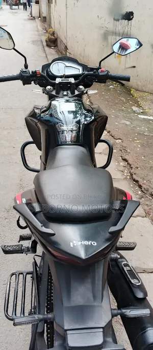 Hero Hunk 2022 Black