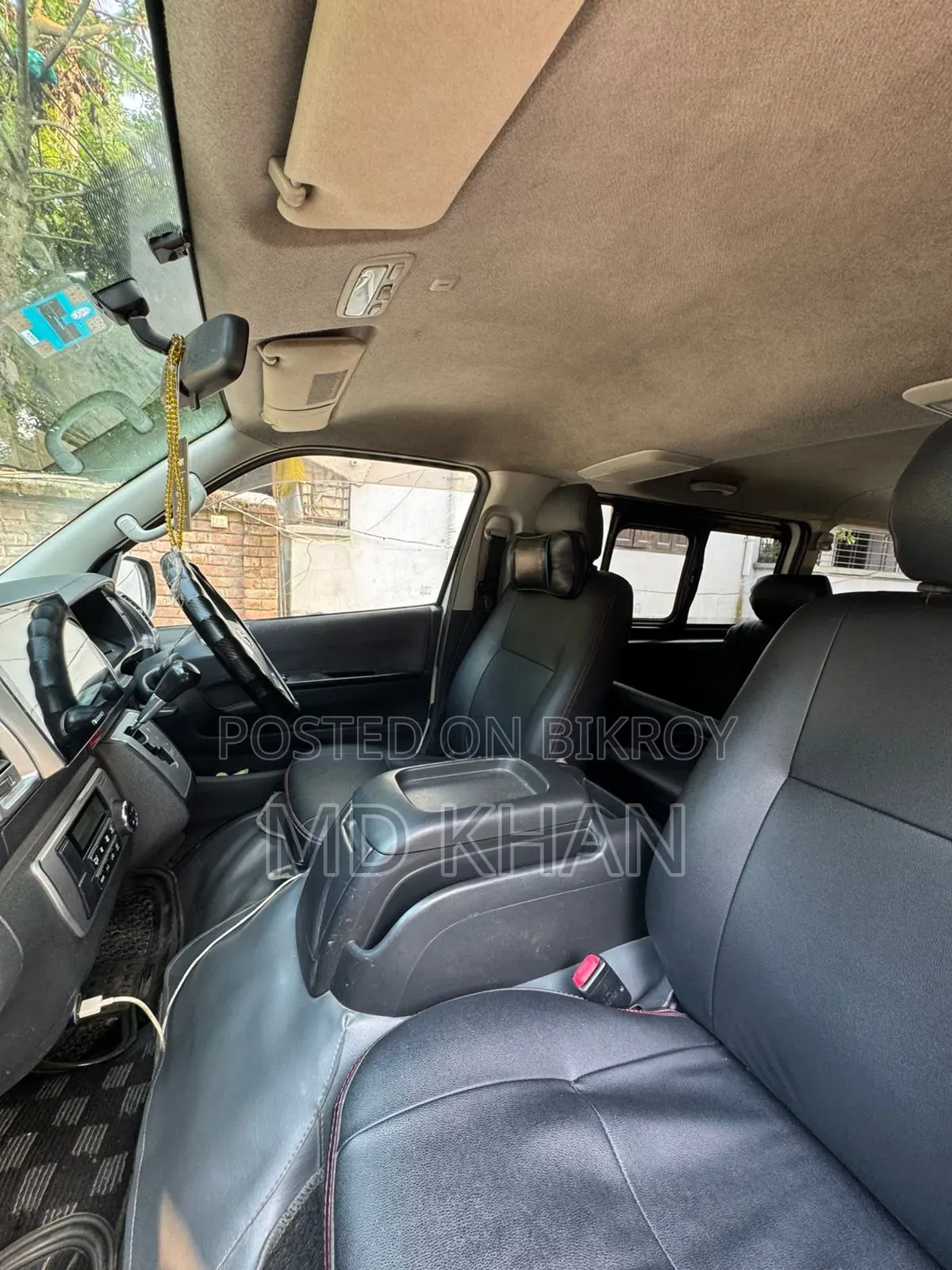 Toyota HiAce 2016 White