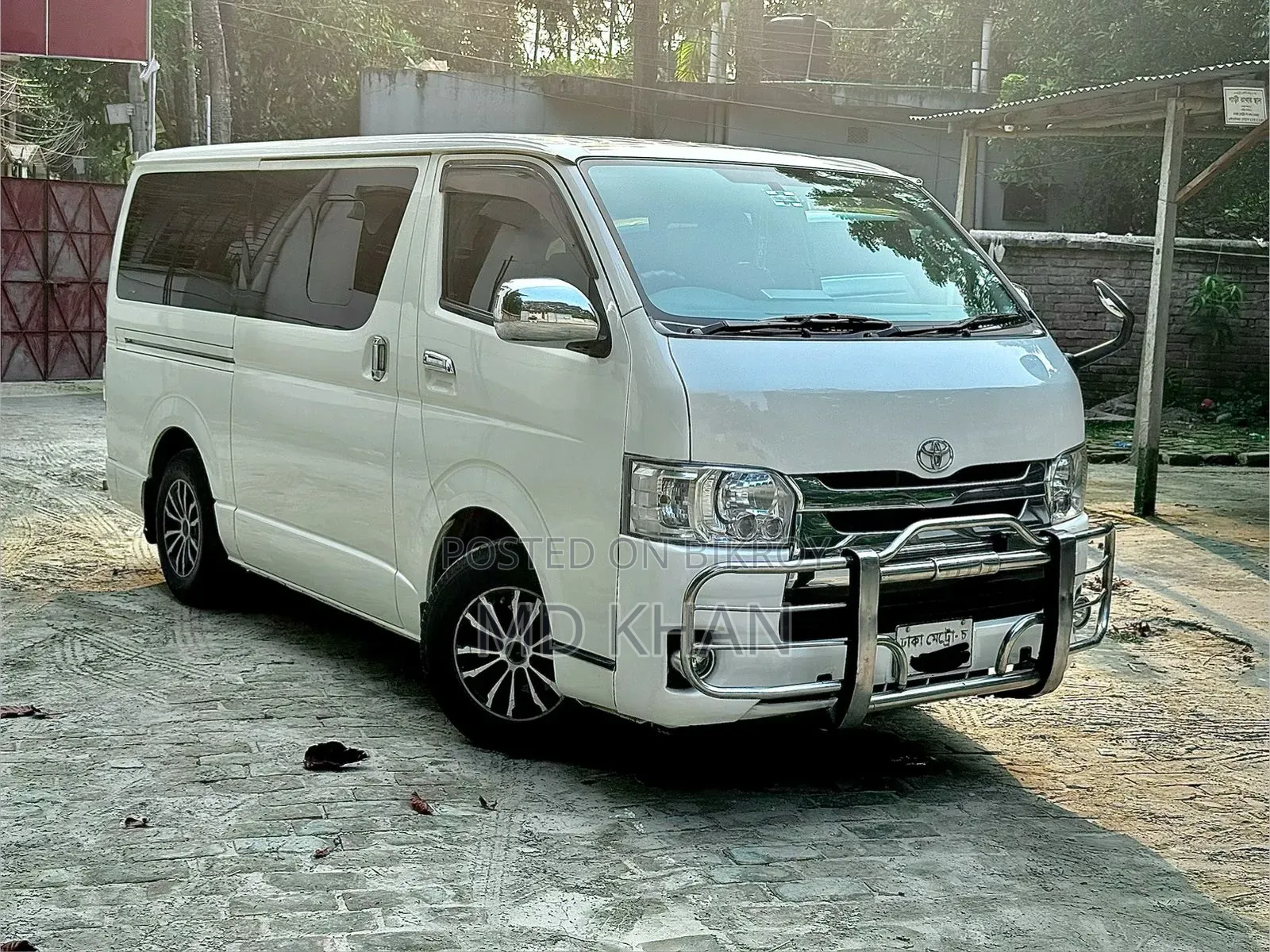 Toyota HiAce 2016 White