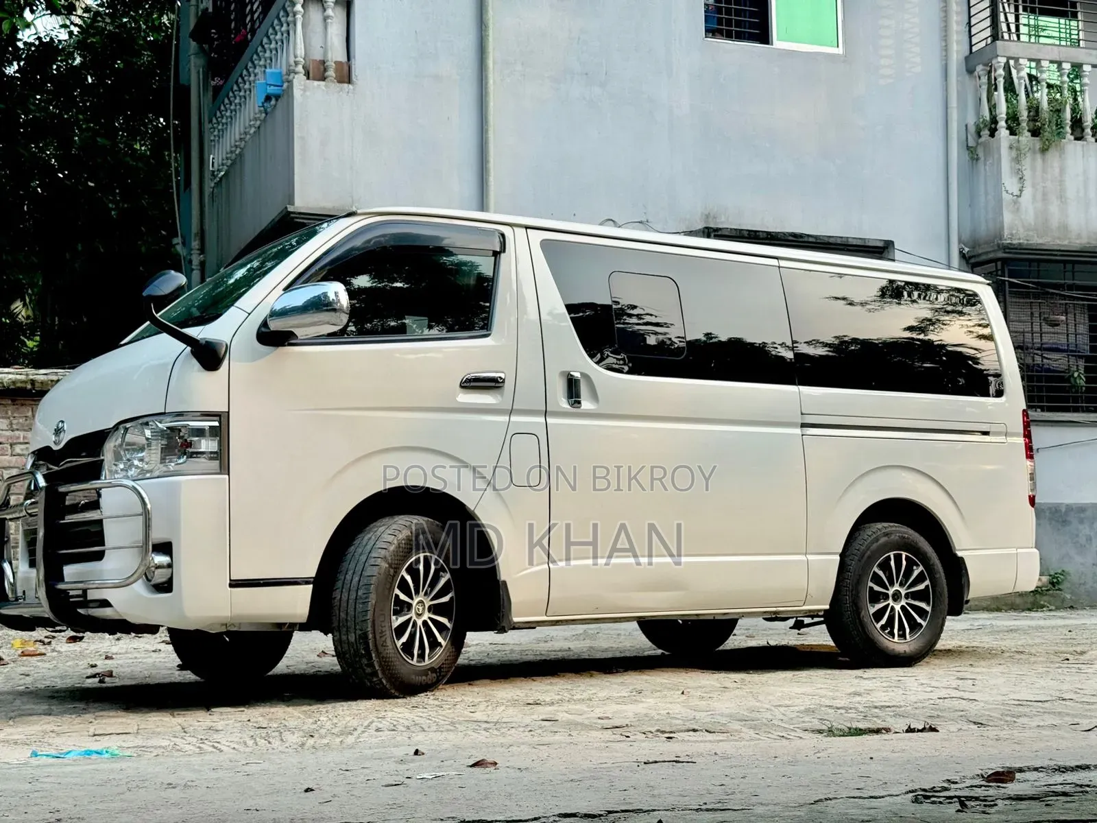 Toyota HiAce 2016 White