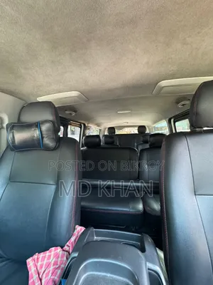 Toyota HiAce 2016 White