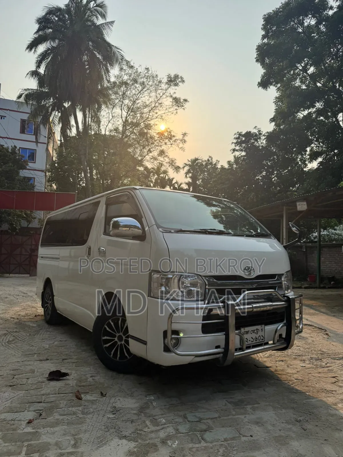 Toyota HiAce 2016 White