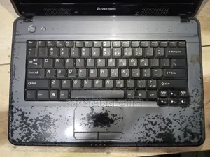 Laptop Lenovo 2GB Intel Pentium HDD+SSD 320GB