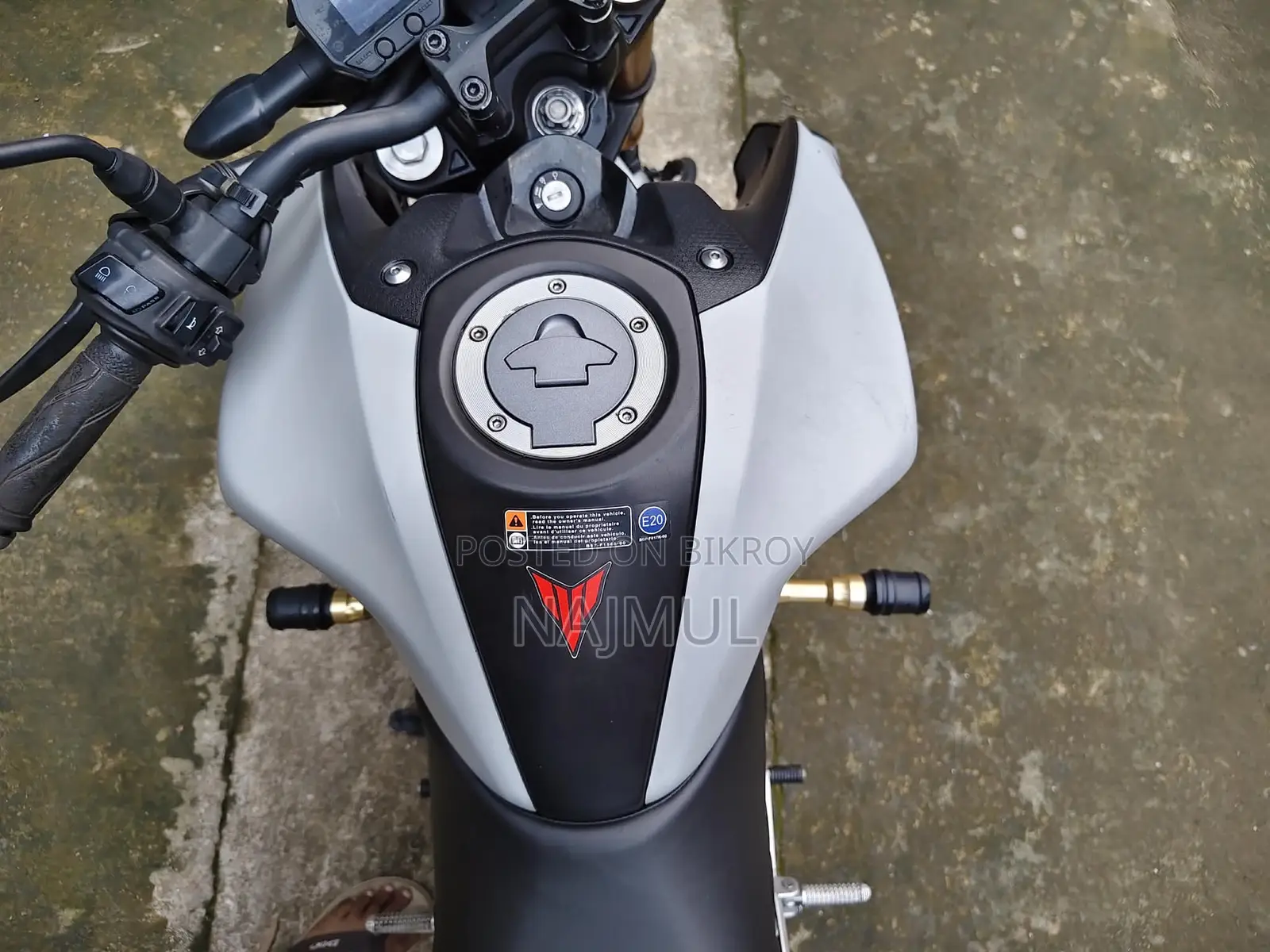 Yamaha 2023 White
