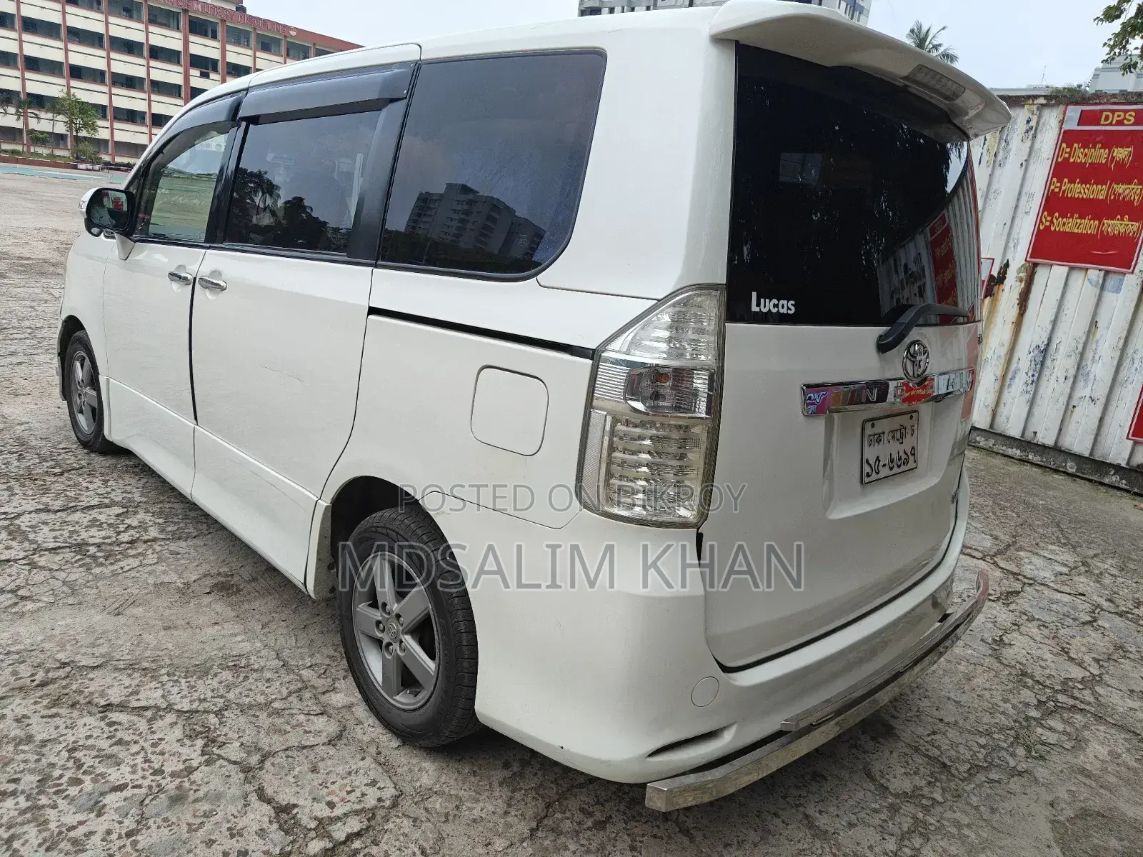 Toyota HiAce 2009 White