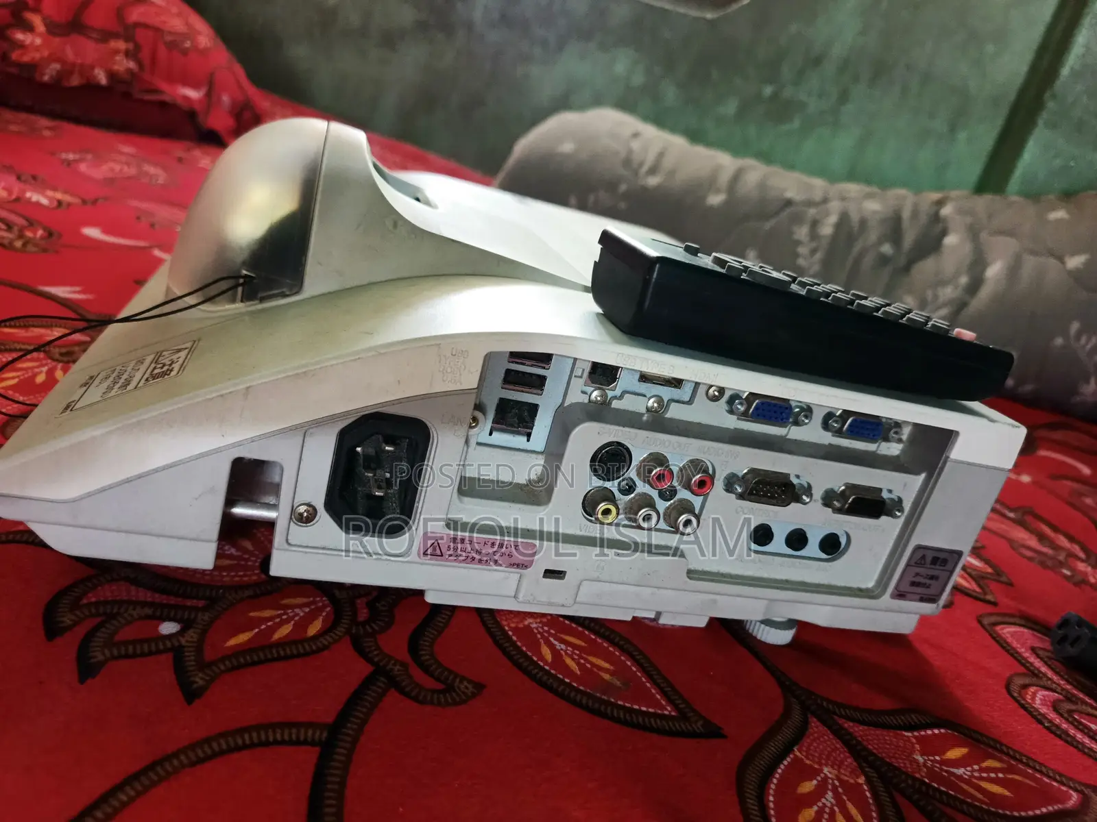Hitachi CP-DW30WN Projector