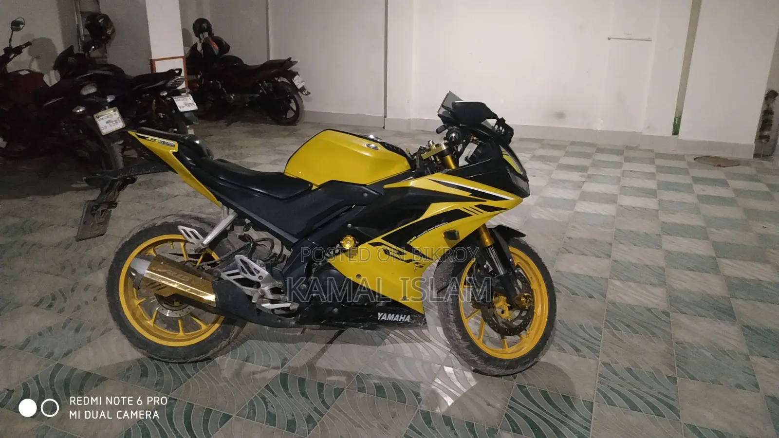 Yamaha R15 V3 2018 Yellow