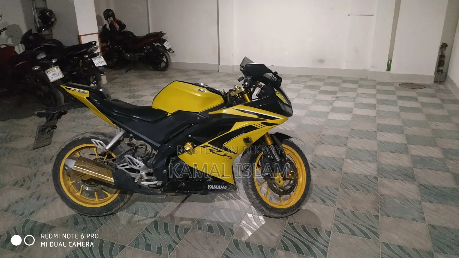Yamaha R15 V3 2018 Yellow