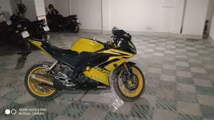 Yamaha R15 V3 2018 Yellow