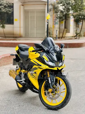 Yamaha R15 V3 2018 Yellow