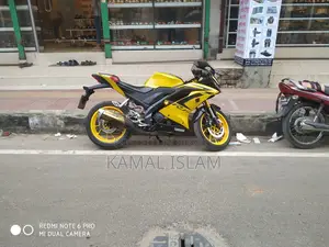 Yamaha R15 V3 2018 Yellow