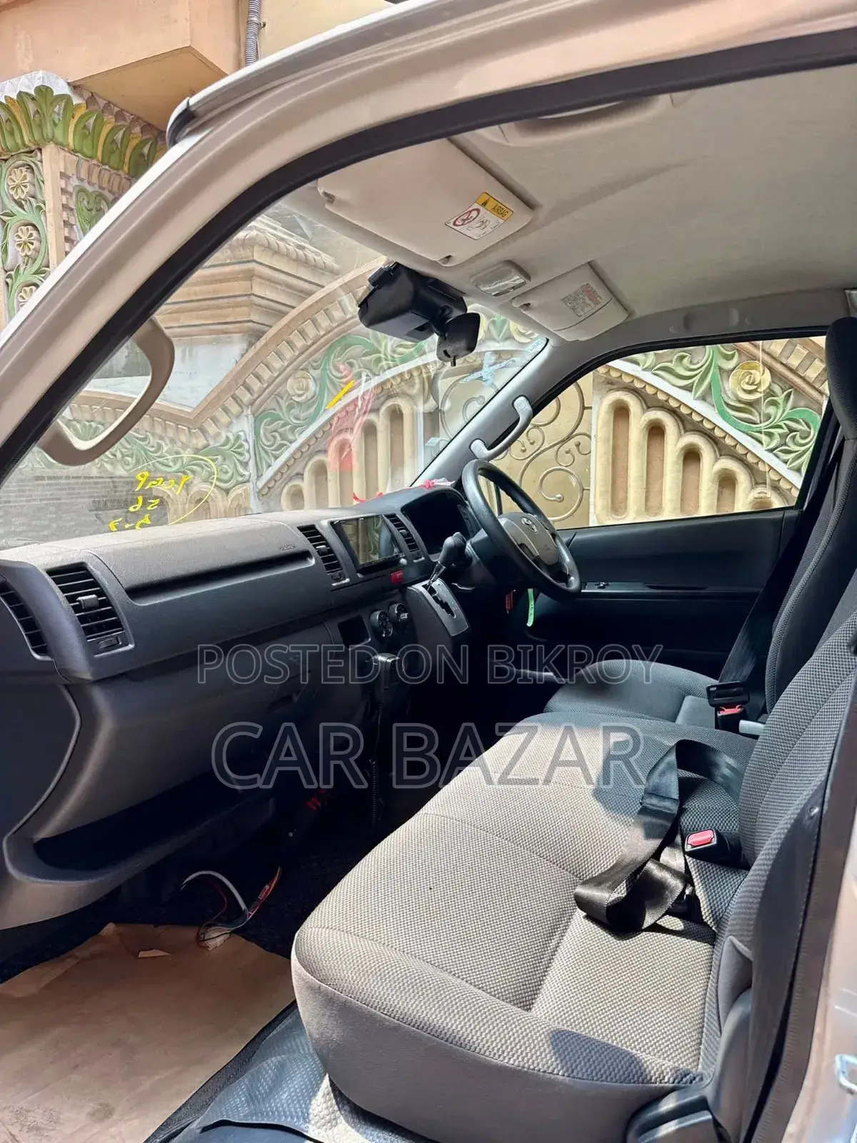 Toyota HiAce 2021 Silver