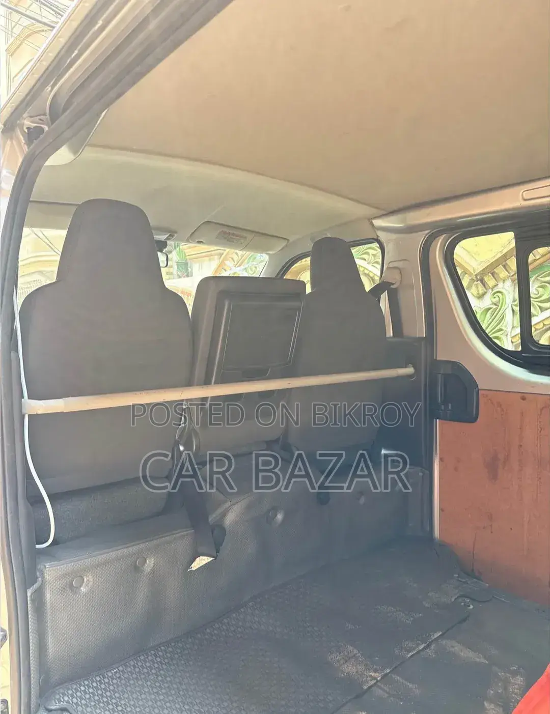 Toyota HiAce 2021 Silver