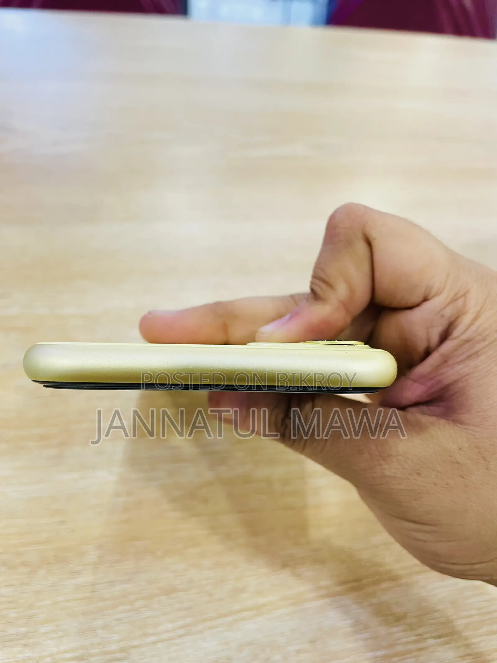 অ্যাপল আইফোন ১১ ১২৮ জিবি হলুদ