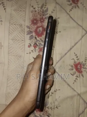 New Apple iPhone 11 64 GB Black