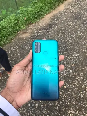 Infinix Hot 9 Play 32 GB Blue
