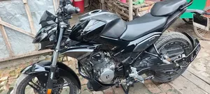Hero Xtreme 125R 2025 Black
