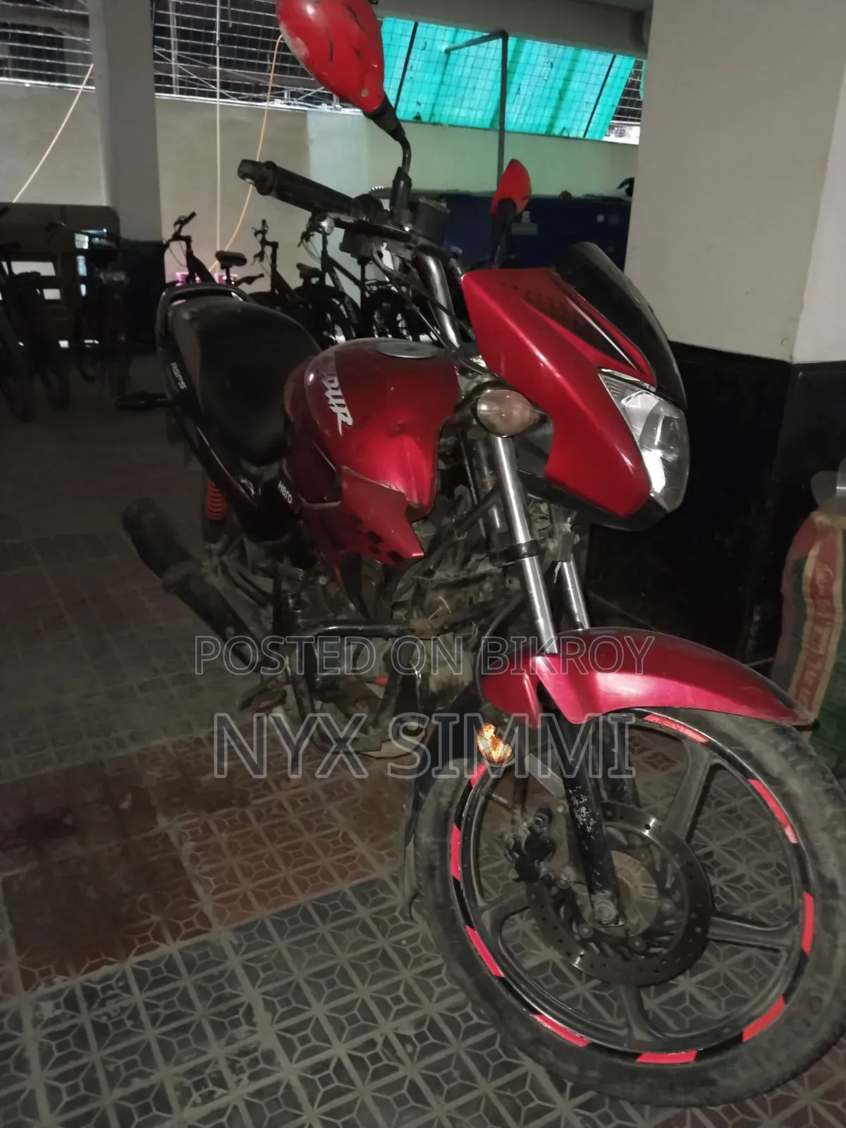 হিরো গ্ল্যামার ২০১৫ রেড