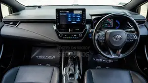 Toyota Corolla Hatchback 2022 White