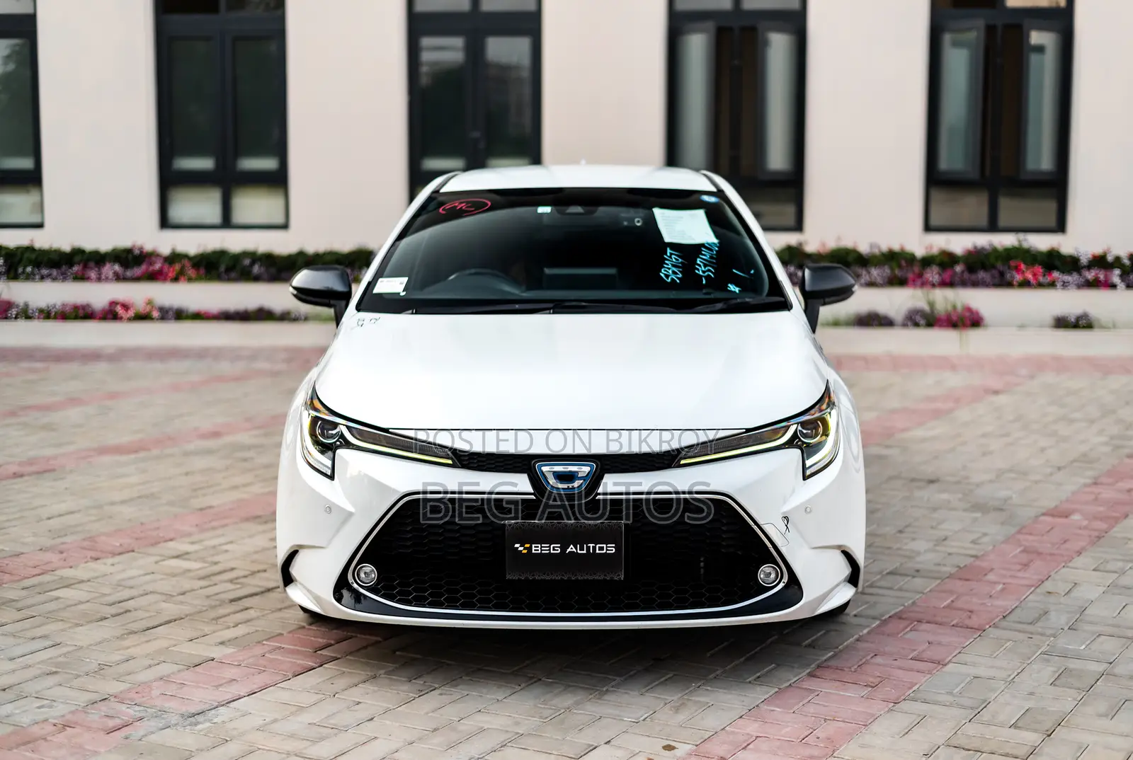 Toyota Corolla Hatchback 2022 White