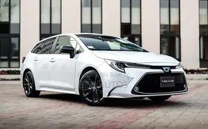 Toyota Corolla Hatchback 2022 White