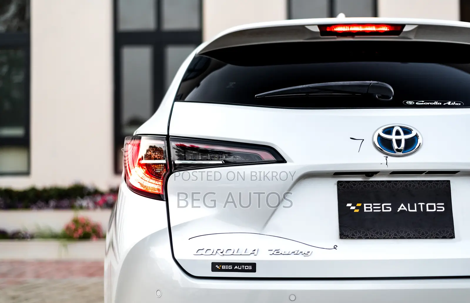 Toyota Corolla Hatchback 2022 White